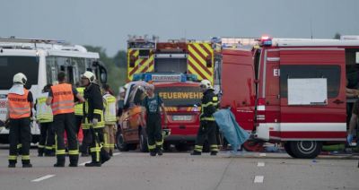 Niemcy: wypadek polskiego autokaru na A12, ok. 60 osób rannych; ciężarówka próbowała zmienić pas