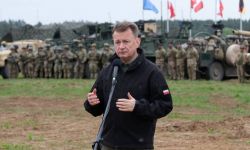 Szef MON: do Polski przybył włoski niszczyciel rakietowy