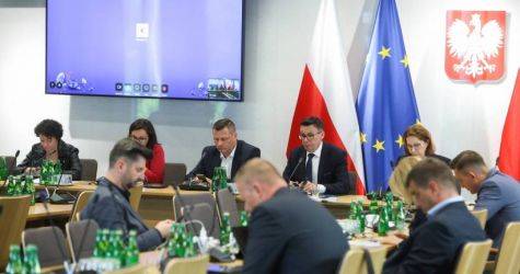 Sejm: komisja zarekomendowała przyjęcie projektu nowelizacji przepisów o TK