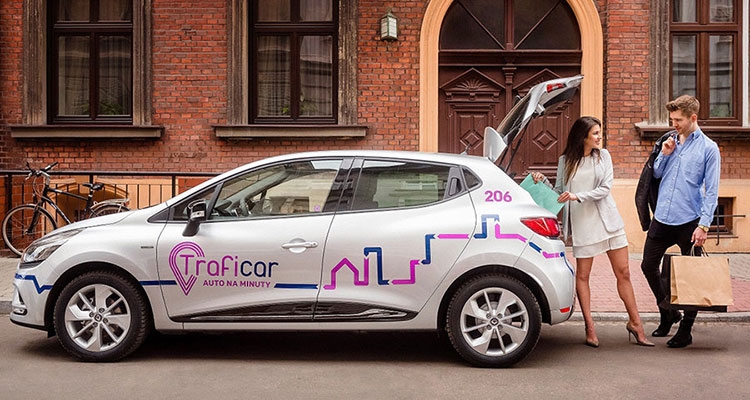 Wynajem samochodów na minuty - umowa na 1000 samochodów Renault