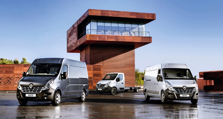Renault Master po raz kolejny w tym roku numerem 1 sprzedaży wśród samochodów dostawczych w Polsce