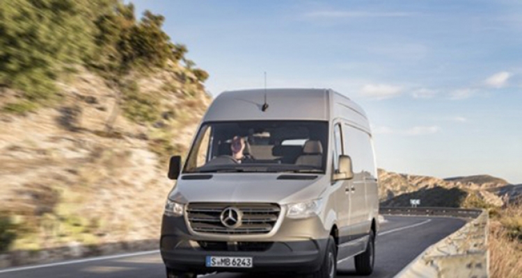 Sprawdzone zalety, nowy wymiar łączności i różnorodność wariantów - Mercedes-Benz przedstawia trzecią generację Sprintera