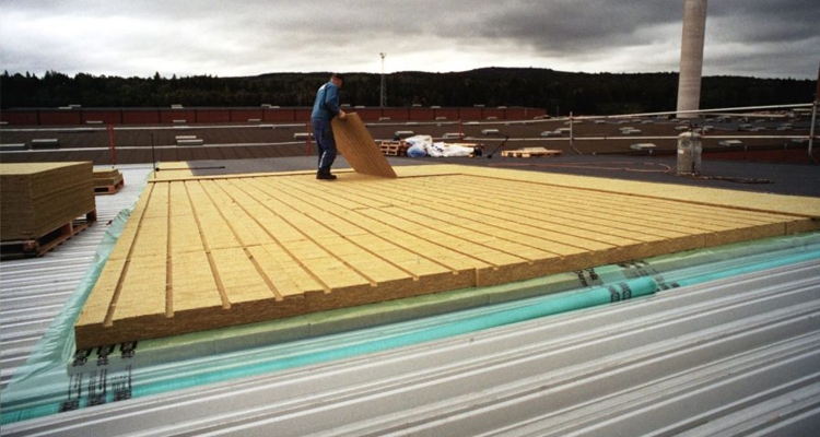 Osuszanie konstrukcji dachów płaskich