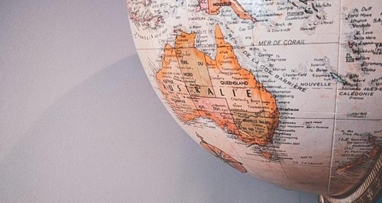 Dlaczego warto rozwijać swoje umiejętności językowe na rynku pracy?